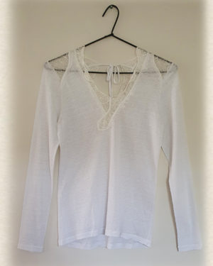 BLUSA RENDA E LAÇO